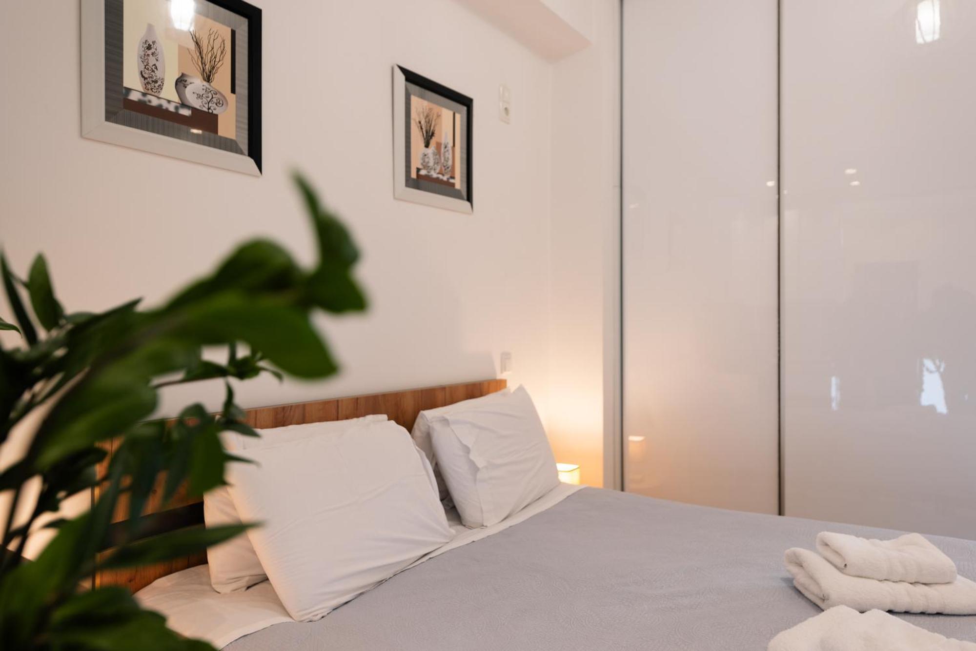 Modern A Apartment *